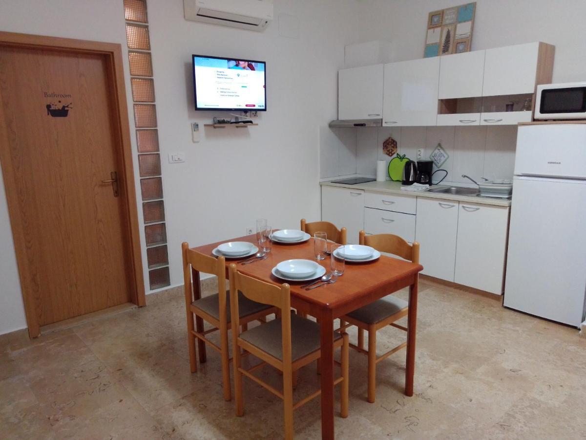 Apartman Sendi Pula Luaran gambar