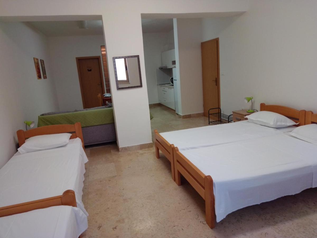 Apartman Sendi Pula Luaran gambar